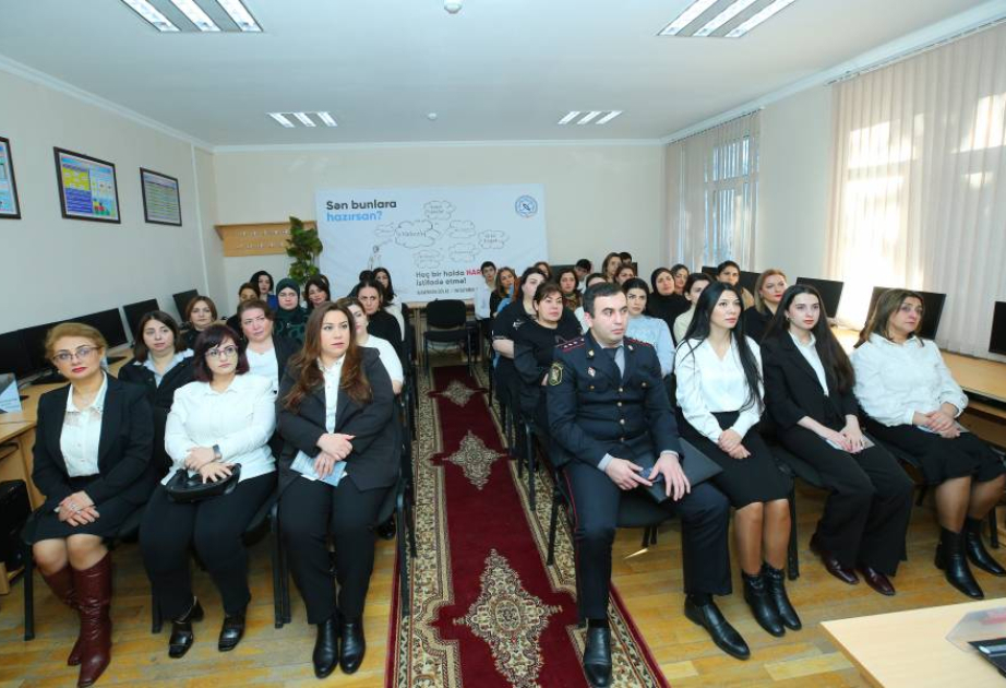 Binəqədidə valideynlərlə maarifləndirici görüş keçirilib