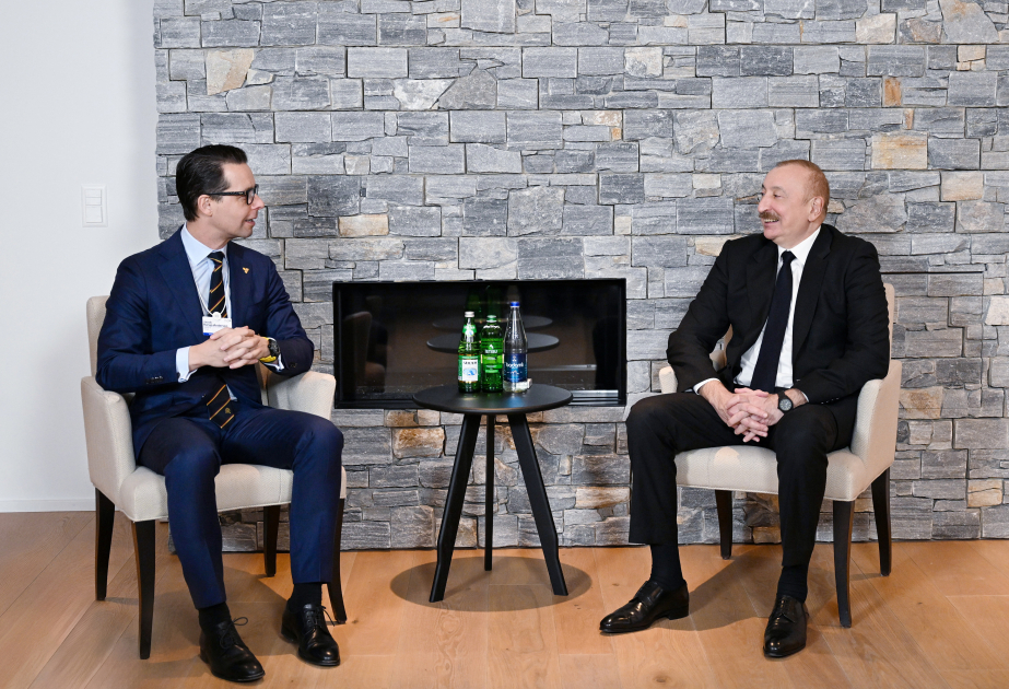Prezident İlham Əliyev Davosda “Carlsberg Group” şirkətinin Baş icraçı direktoru ilə görüşüb VİDEO