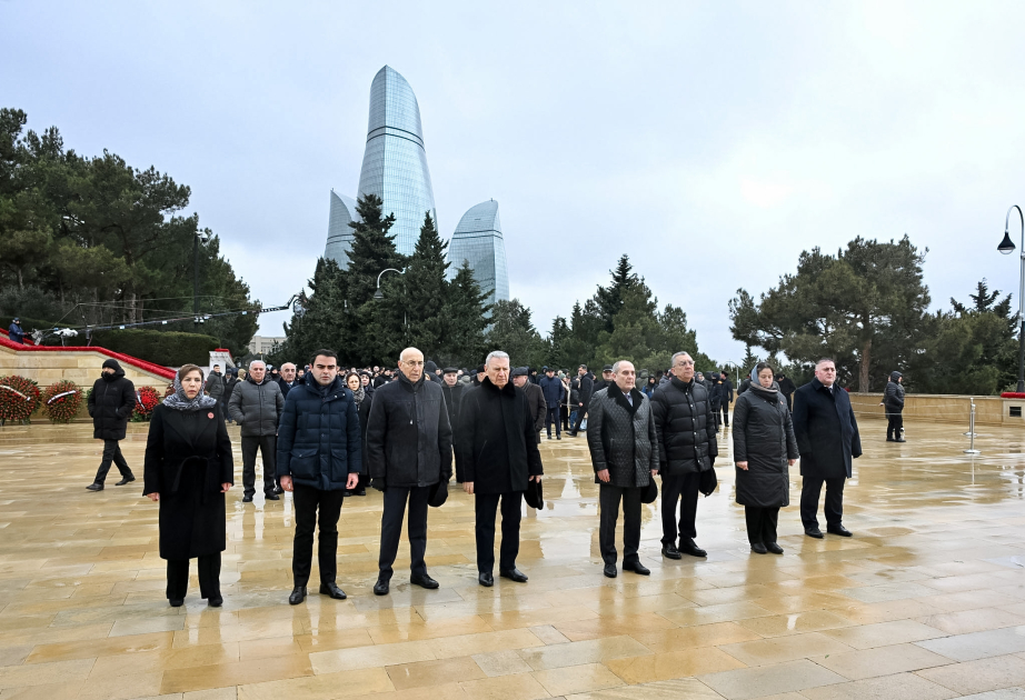 Представители партии «Ени Азербайджан» посетили Шехидляр хиябаны