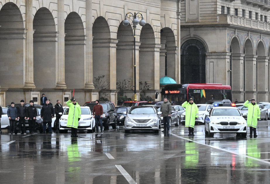 Azerbaijan observes moment of silence for 20 January martyrs