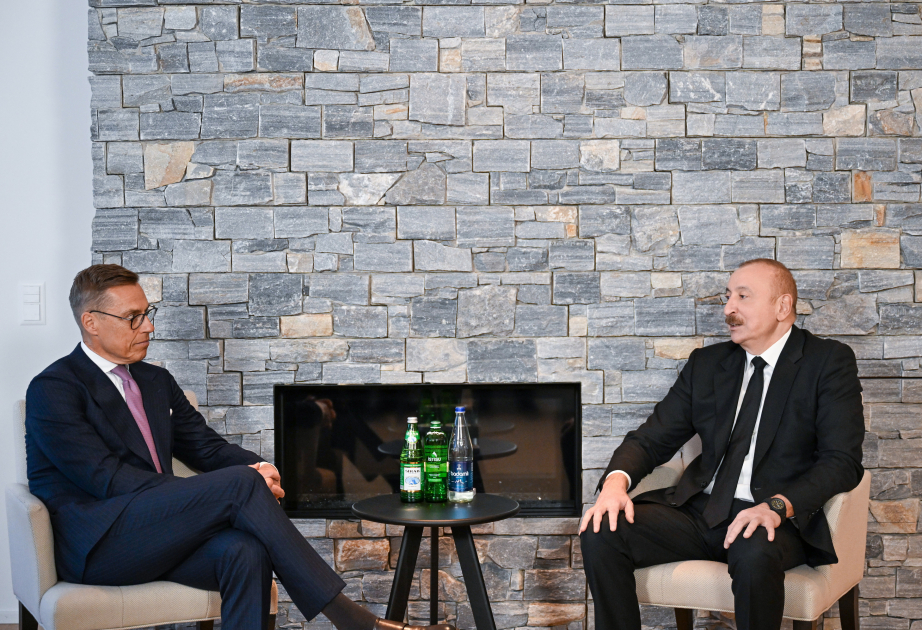 Le président azerbaïdjanais rencontre son homologue finlandais à Davos VIDEO