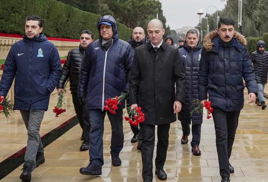 AFFA rəhbərliyi Şəhidlər xiyabanını ziyarət edib
