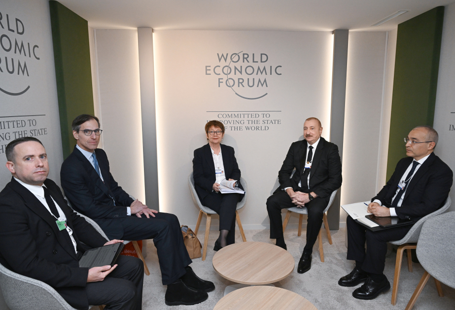President Ilham Aliyev met with President of the European Bank for Reconstruction and Development in Davos VIDEO