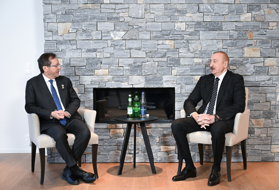Les présidents azerbaïdjanais et israélien se rencontrent à Davos VIDEO