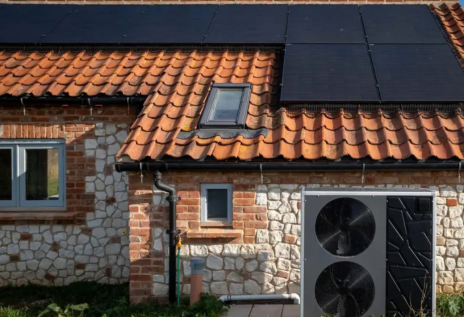 UK homes to get £15bn for solar and green tech to cut energy bills