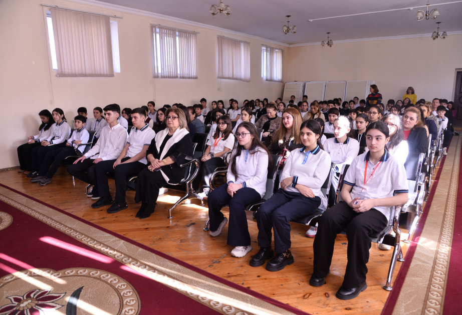 Akademik: Məktəbdə öyrədilən ana dili heç bir zaman əhəmiyyətini itirmir
