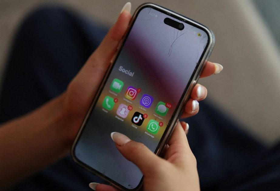 Lords back UK social media ban for under-16s