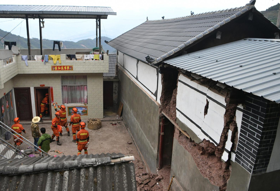 Sismo de magnitud 5,1 daña más de 1.900 casas y obliga a reubicar a más de 300 personas en suroeste de China