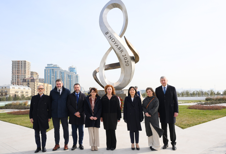 Francina Armengol Socias visitó el Monumento de la Victoria y el Museo de la Victoria en Bakú