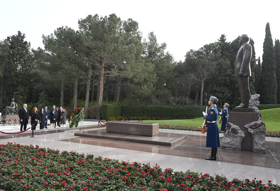 La présidente du Congrès des députés du Royaume d'Espagne visite l’Allée d’Honneur