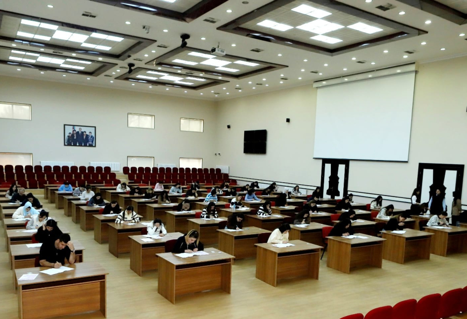 Naxçıvanda məktəblərdə kitabxana müdiri və kitabxanaçı vəzifələrinə işə qəbul imtahanı keçirilib