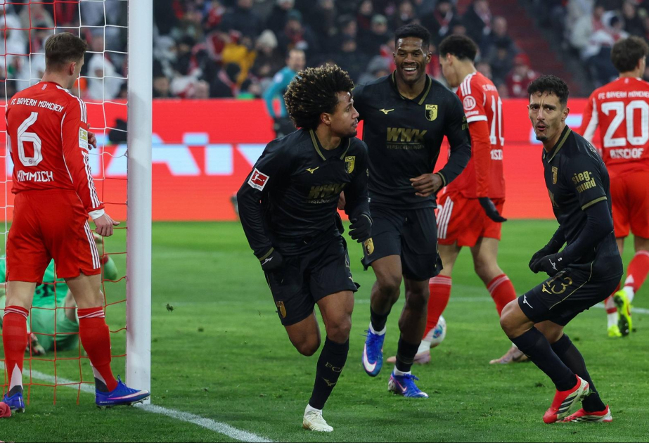Fußball-Bundesliga: Erste Niederlage für Bayern: 1:2 gegen Augsburg
