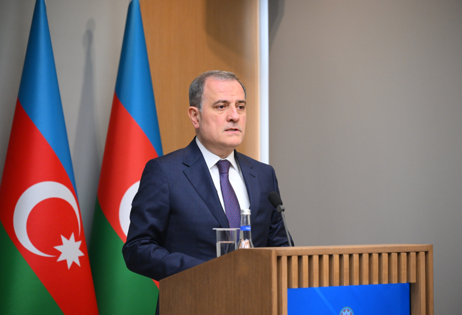 Canciller azerbaiyano destaca el desarrollo positivo de las relaciones entre Azerbaiyán e Israel