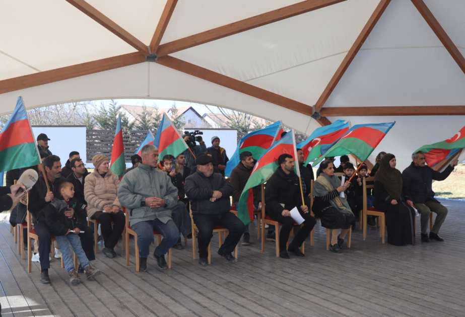 Grand retour: 100 familles s’installent dans la région de Khodjaly MIS A JOUR