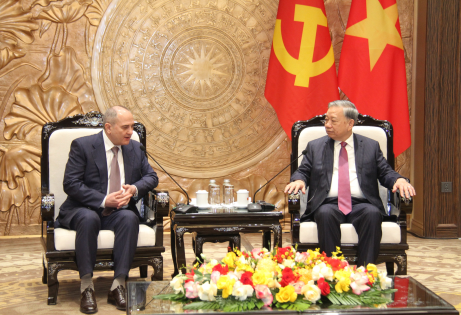 El Vicepresidente del YAP se reúne con el Secretario General del Partido Comunista de Vietnam