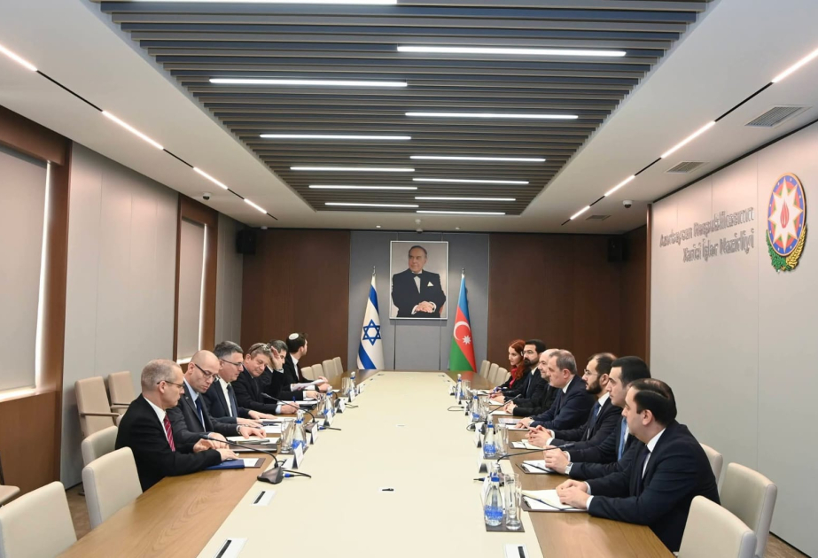 Außenminister Aserbaidschans und Israels halten erweitertes Treffen ab