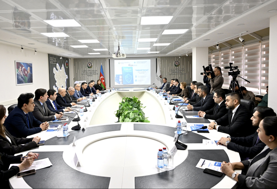 “InsurTech” dərs vəsaitinin təqdimat mərasimi keçirilib