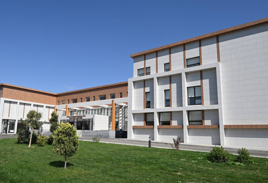Zəfərdən təhsilə: Cəbrayıl şəhəri Mehdi Mehdizadə adına tam orta ümumtəhsil məktəbi