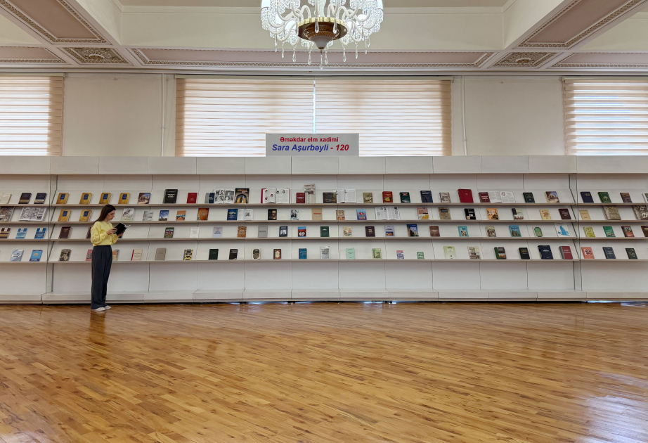 В Национальной библиотеке открылись книжные выставки, посвященные Исмаил беку Гутгашинлы и Саре Ашурбейли