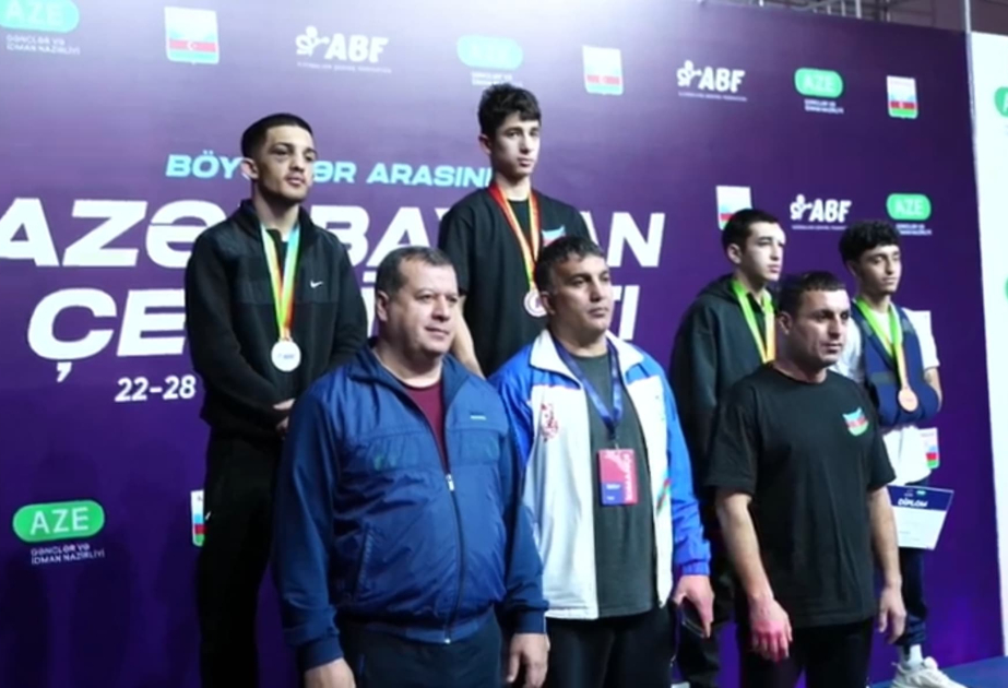 Boks üzrə Naxçıvan komandasının üzvü ölkə çempionatının mükafatçısı olub