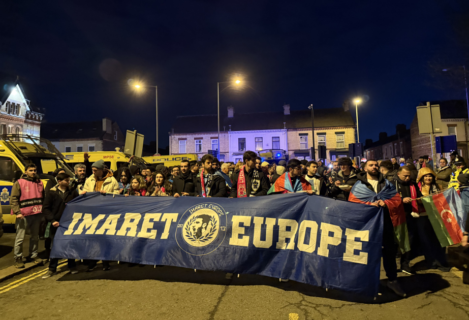 Apoyo al Qarabağ”frente al estadio Anfield - FOTOS