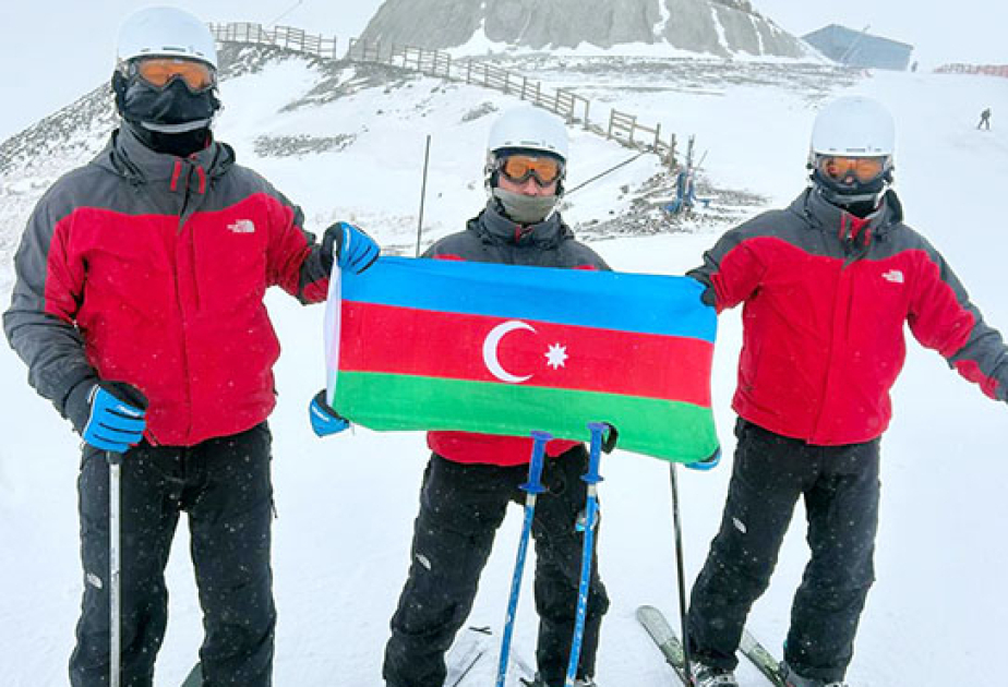 Azerbaijani servicemen successfully complete professional development course in Türkiye