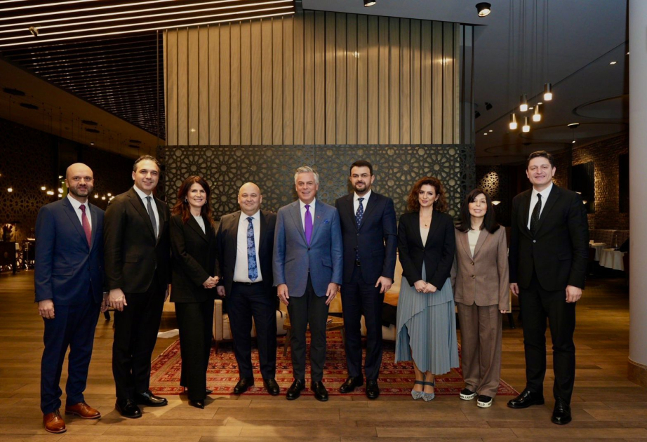 ®  Mastercard şirkətinin strateji inkişaf üzrə vitse-sədri biznes dairəvi masa təşkil edib