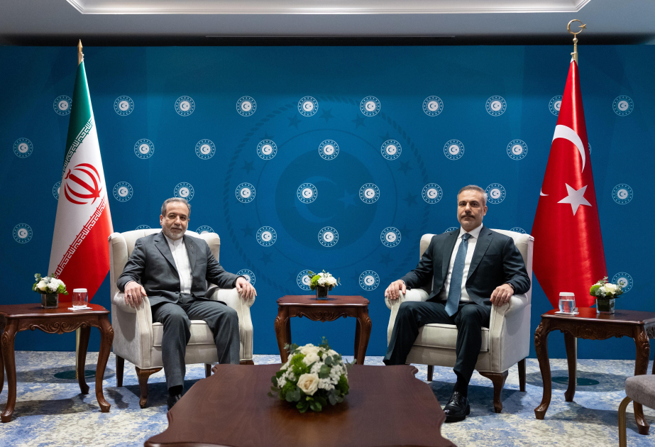 İranın xarici işlər naziri Türkiyədə səfərdədir VİDEO