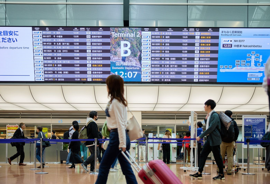 Japan sees record 42.43 million foreign entrants in 2025