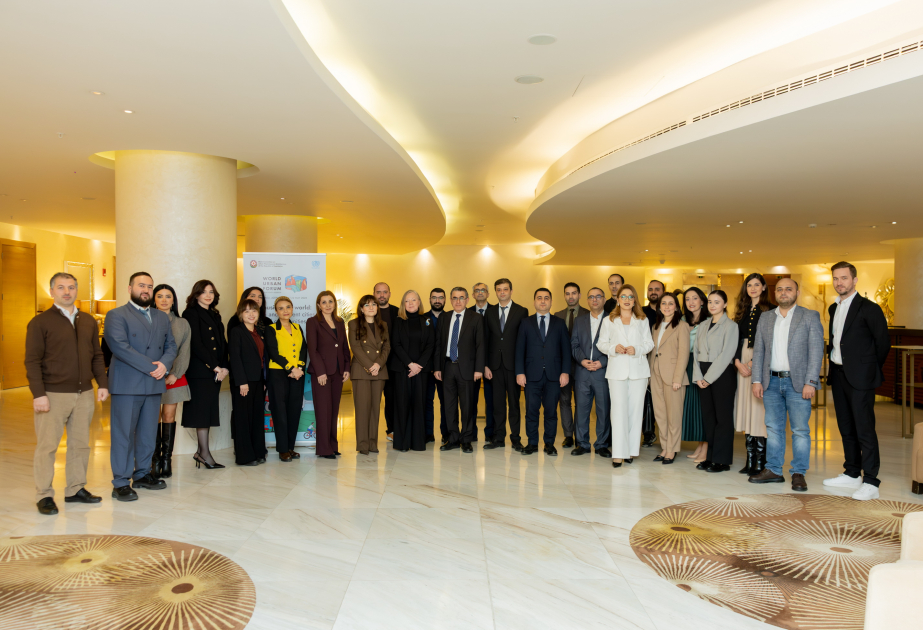 Medienvertreter über Weltstädteforum WUF13 in Baku informiert