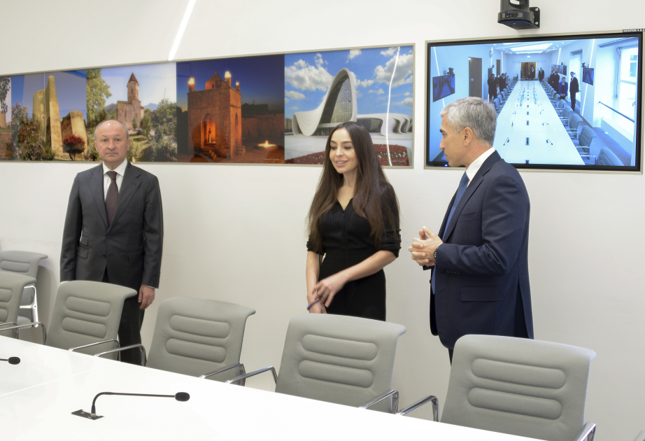 Leyla Aliyeva visite la salle « Azerbaïdjan » au bureau des Nations Unies à Genève
