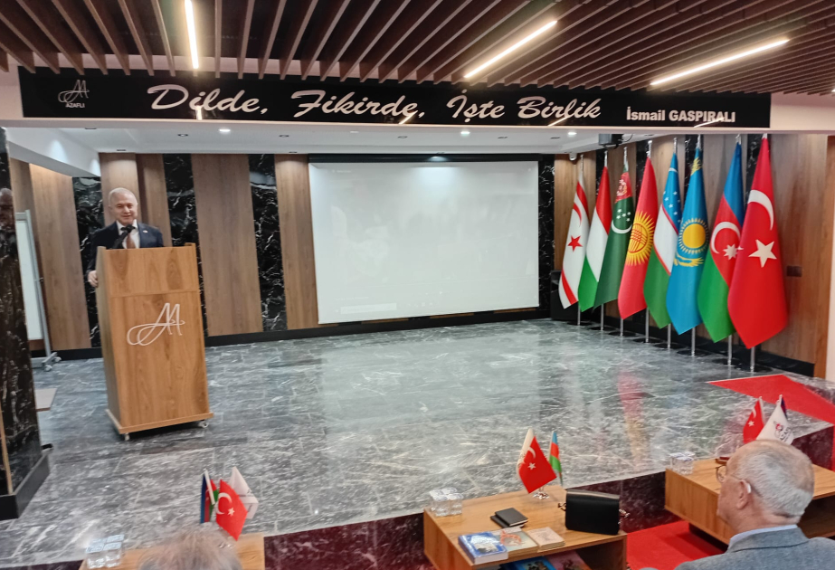 Türkiyənin tanınmış siyasətçi və alimləri təltif olunublar