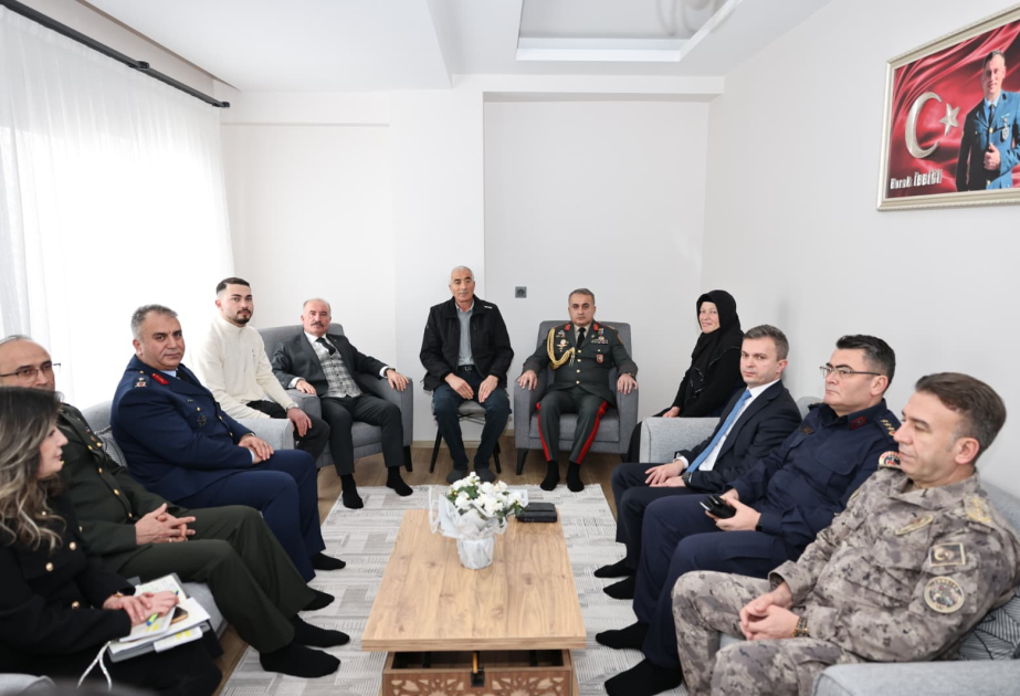 Azərbaycanın hərbi attaşesi Türkiyənin iki vilayətində şəhid ailələrini ziyarət edib
