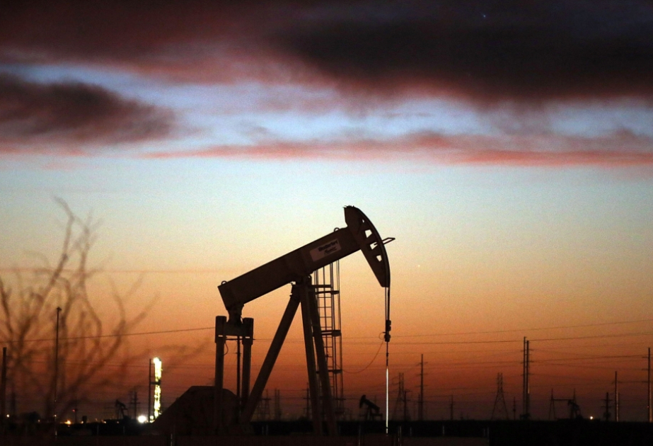 Цены на нефть на мировых биржах падают