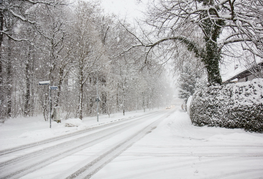 Sabah səhər yağıntılar tədricən kəsiləcək VİDEO