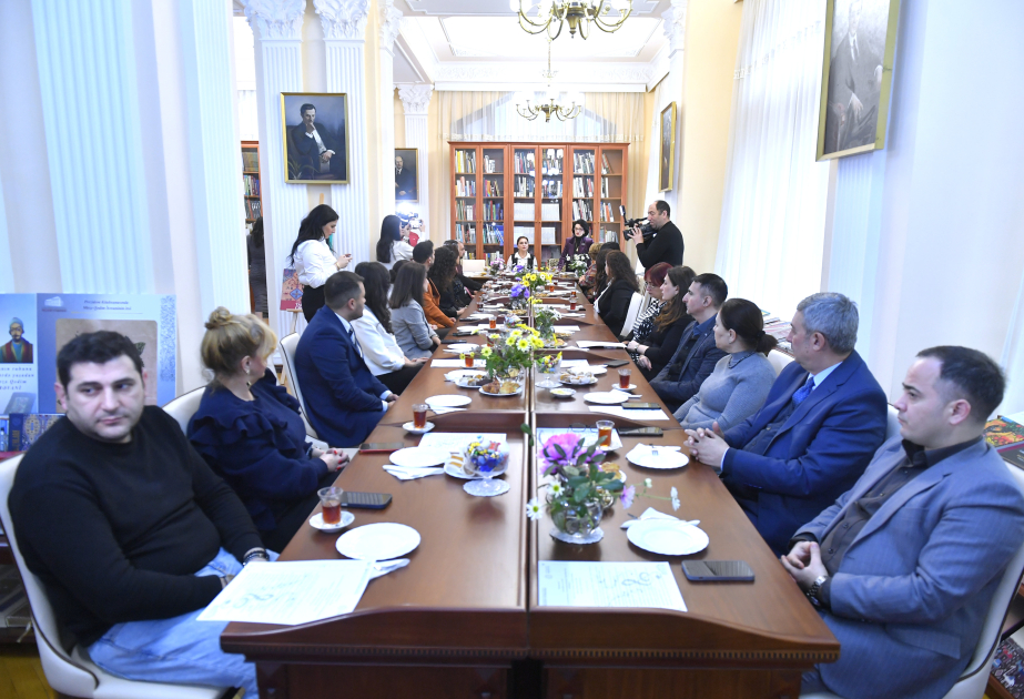 Prezident Kitabxanasında Qara Qarayevin yaradıcılıq irsinə həsr olunmuş dəyirmi masa keçirilib