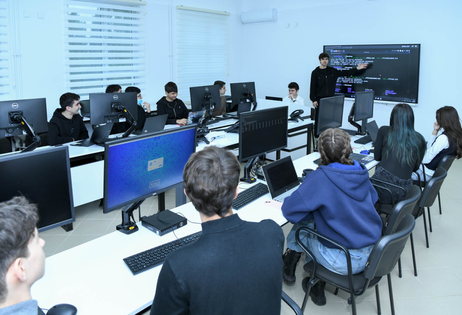 BMU-da növbəti “BoostCamp” çərçivəsində təlimlər keçirilir