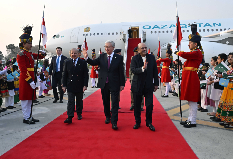 Pakistan ilə Qazaxıstan arasında 30-dan çox sənəd imzalanıb