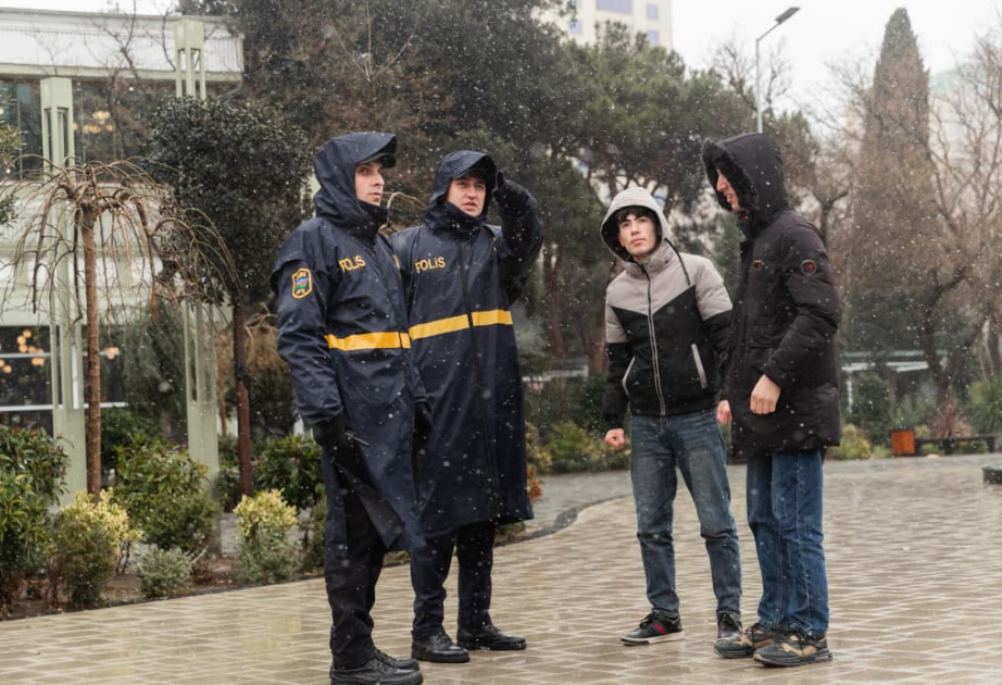 Polis hava şəraiti ilə əlaqədar gücləndirilmiş iş rejimində xidmət aparır VİDEO