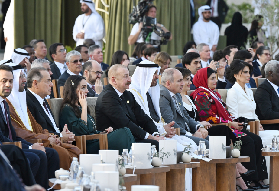 Prezident İlham Əliyev “Zayed İnsan Qardaşlığı Mükafatı”nın təqdimolunma mərasimində iştirak edir  YENİLƏNİR