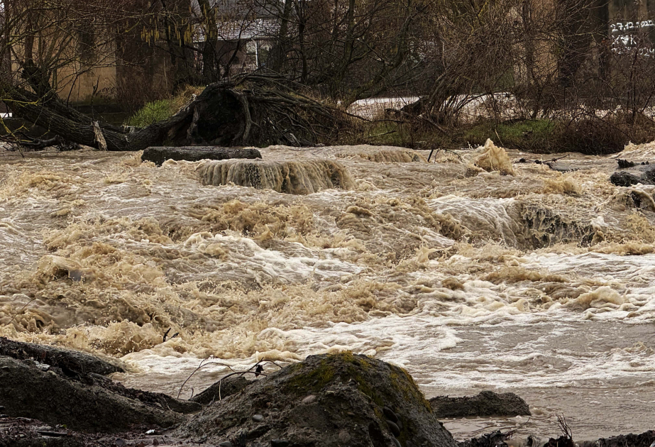 Lənkərançayda suyun səviyyəsi artıb - qabaqlayıcı tədbirlər görülür FOTO