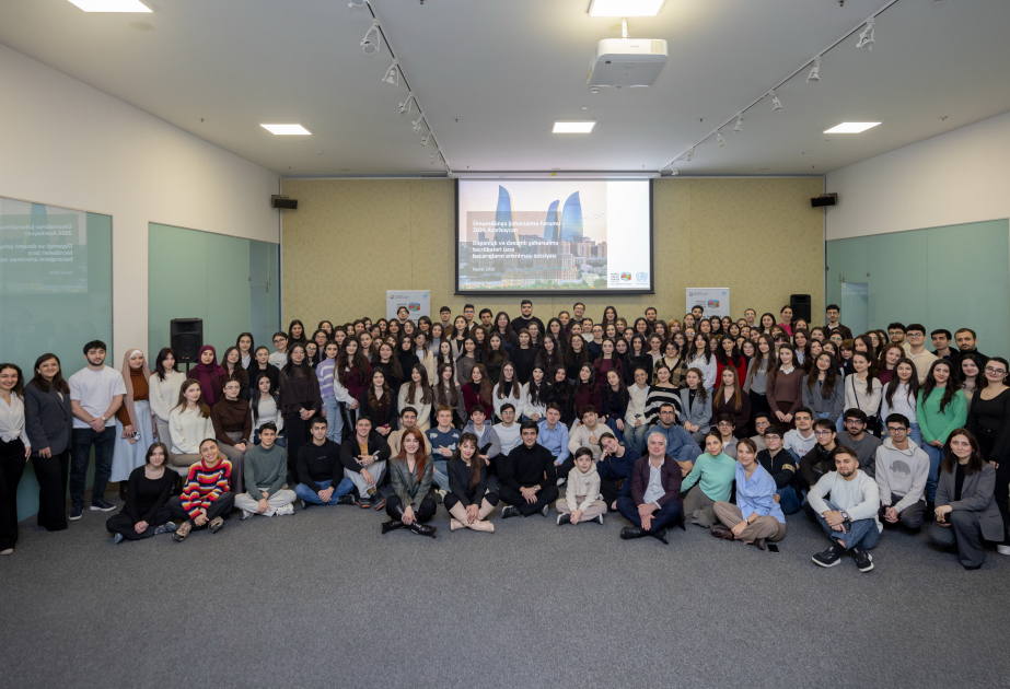 WUF13 üzrə Könüllülük Proqramı çərçivəsində “Dayanıqlı şəhərsalma və Davranışlar” mövzusunda 1 000-ə yaxın iştirakçı üçün təlimlər keçirilir