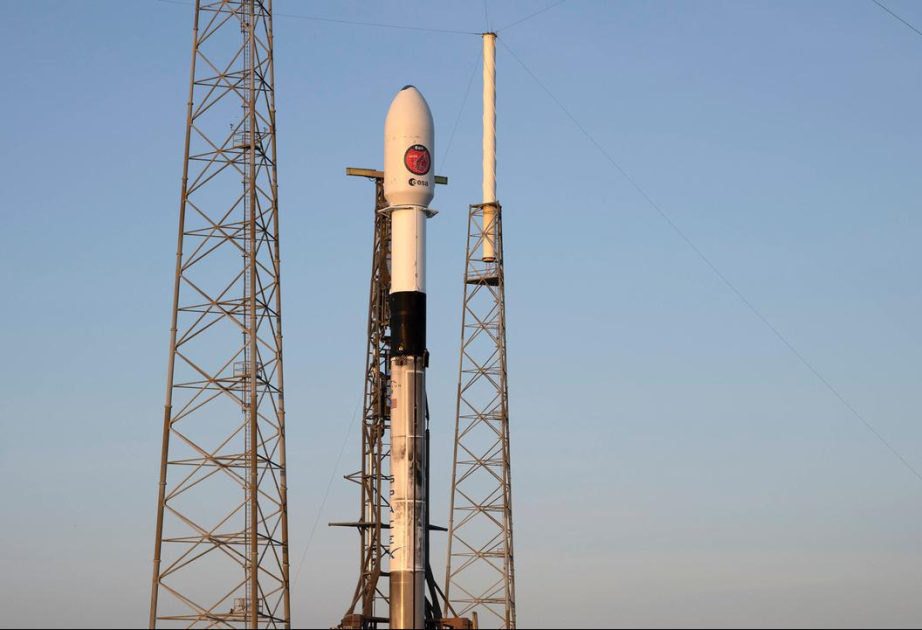 SpaceX lässt seine Trägerrakete Falcon 9 vorerst am Boden