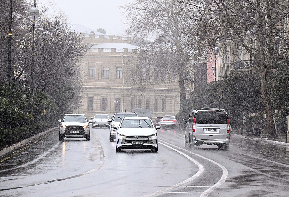Qarlı Bakı havası