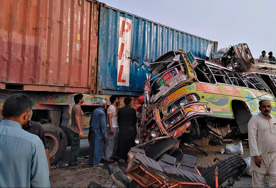 2 killed, 31 injured in bus collision in Pakistan's Punjab