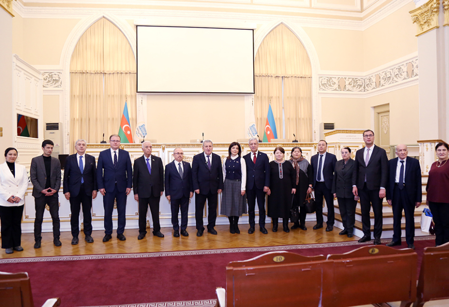 “Yaşayan Əlişir Nəvai” mövzusunda beynəlxalq elmi konfrans keçirilib