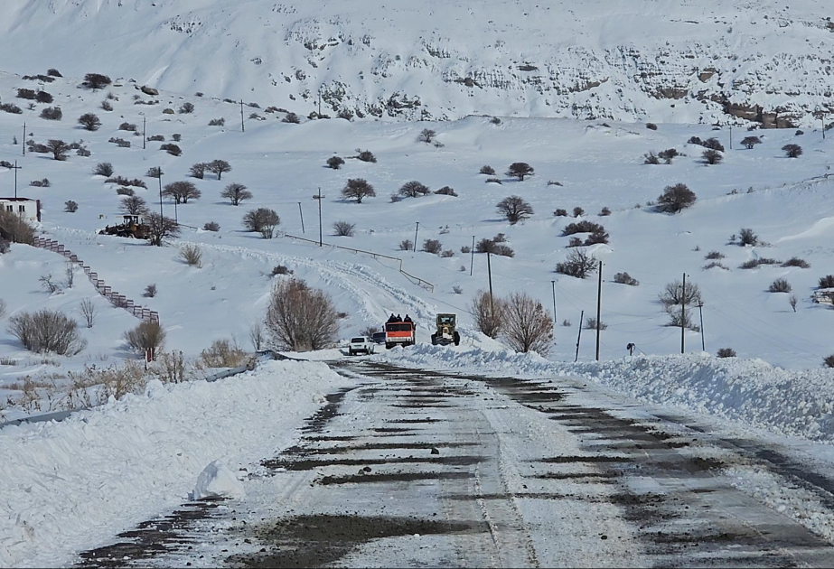 Naxçıvanın yüksək dağlıq ərazilərində 90 santimetrədək qar qeydə alınıb VİDEO
