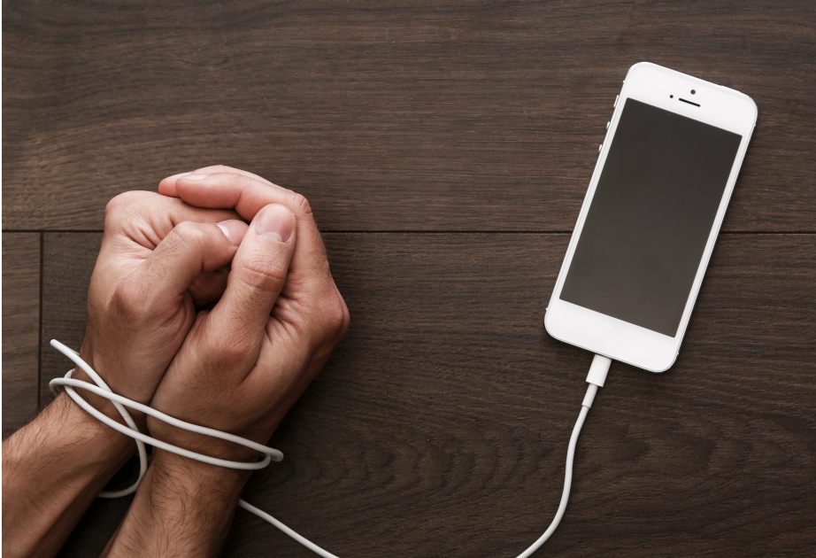 Fevralın 6-sı Ümumdünya Mobil Telefondan İmtina Günüdür