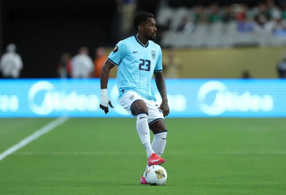 Amir Murillo in talks over Besiktas move before Türkiye deadline