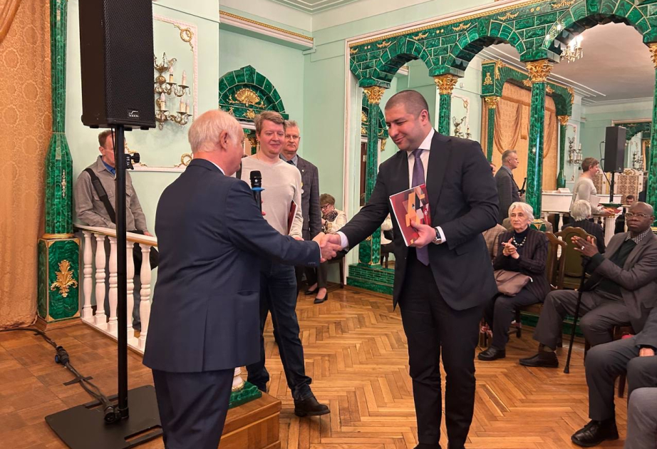 Aserbaidschanische Wissenschaftlerin in Moskau ausgezeichnet